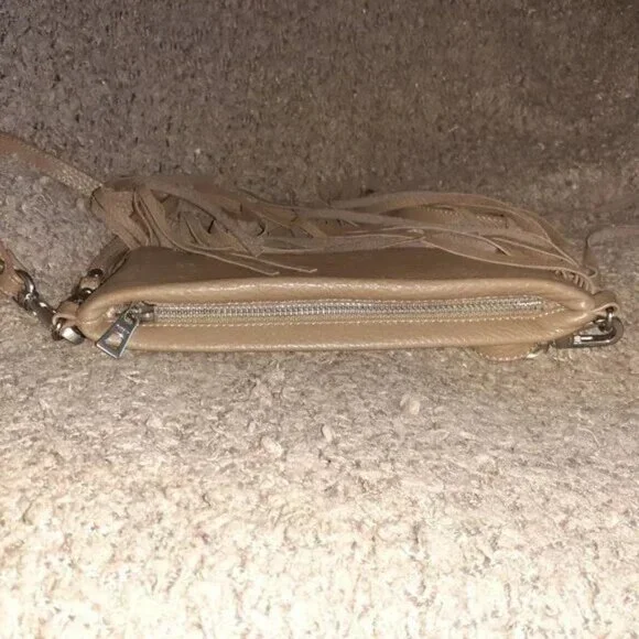 RUDSAK-Crossbody/Wristlet/Shoulder-Taupe Brown Leather-Fringed-Near Mint - Picture 4 of 9